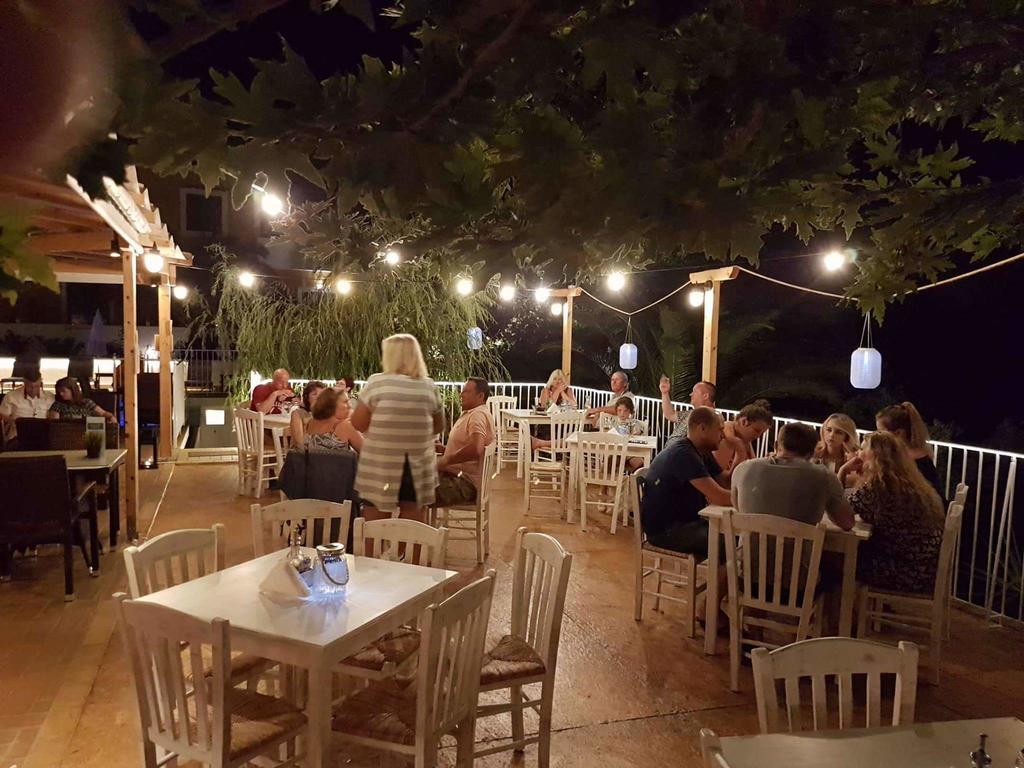 Zorbas Family House Hotel Troulos Buitenkant foto