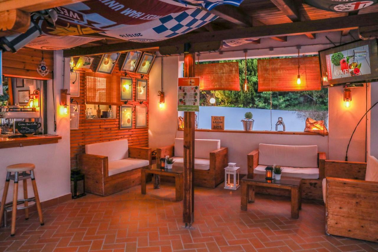 Zorbas Family House Hotel Troulos Buitenkant foto