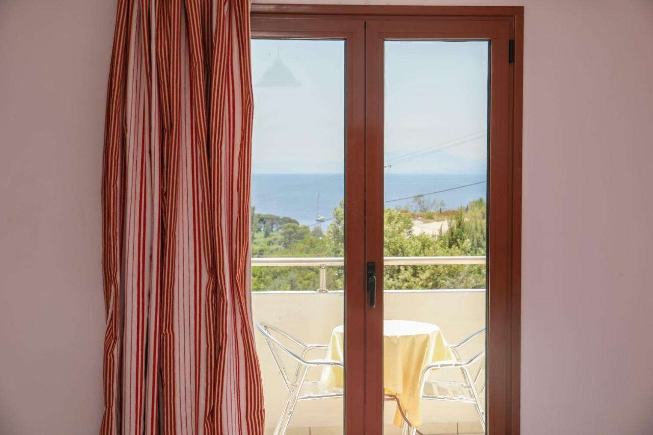 Zorbas Family House Hotel Troulos Buitenkant foto